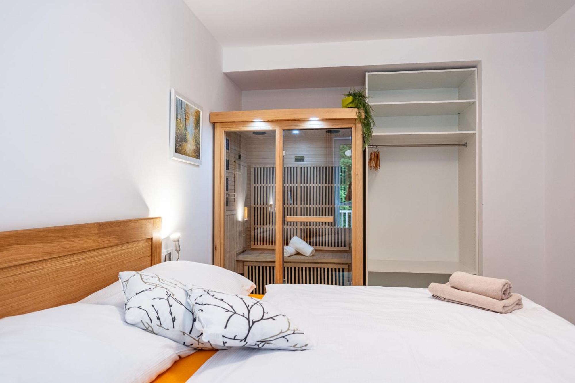 Forest Apartment With Sauna Яхимів Екстер'єр фото